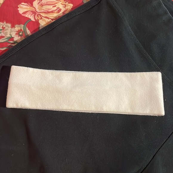 ✔️Nike White Dri-Fit Classic Headband with Black Nike Logo ✔️🎉Final Price 🏁 - Picture 2 of 4